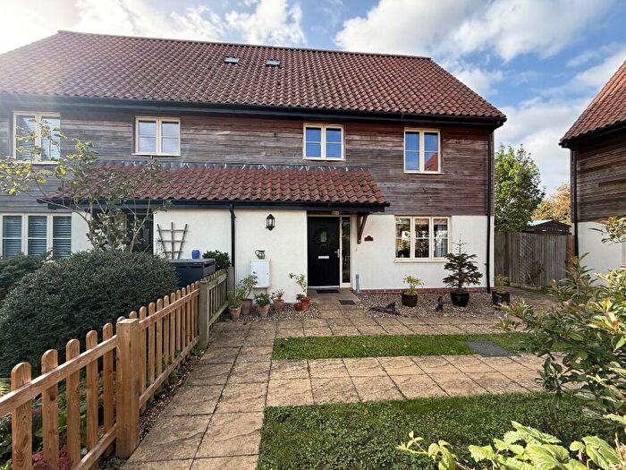 3 Bedroom Semi-Detached House For Sale In Stanley Drive, East Harling, NR16