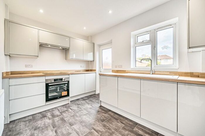 3 Bedroom Terraced House For Sale In Monks Way, Mansbridge, Southampton, SO18