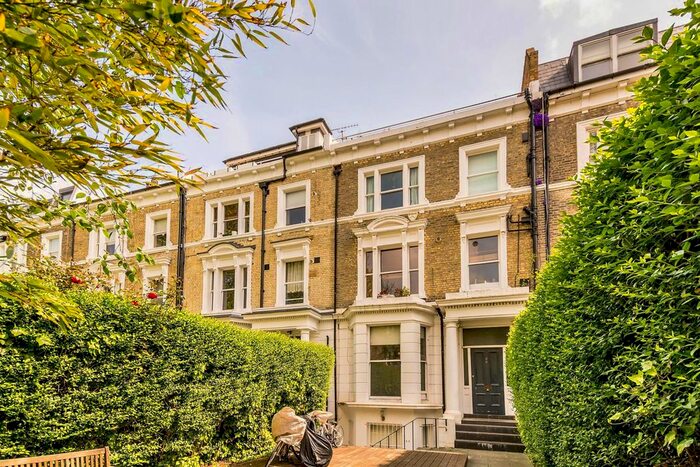 2 Bedroom Flat To Rent In Elsham Road, Kensington, London, W14