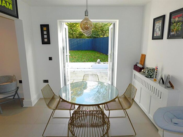 3 Bedroom Detached House For Sale In Maltby Court, Lees, Oldham, OL4