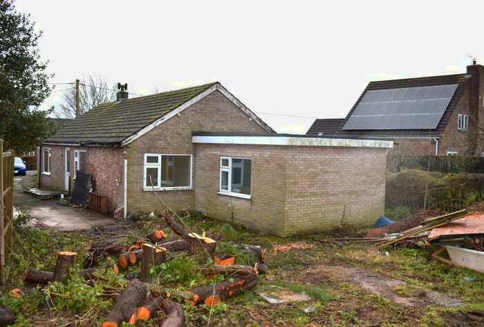 4 Bedroom Bungalow For Sale In Low Road, Worlaby, DN20