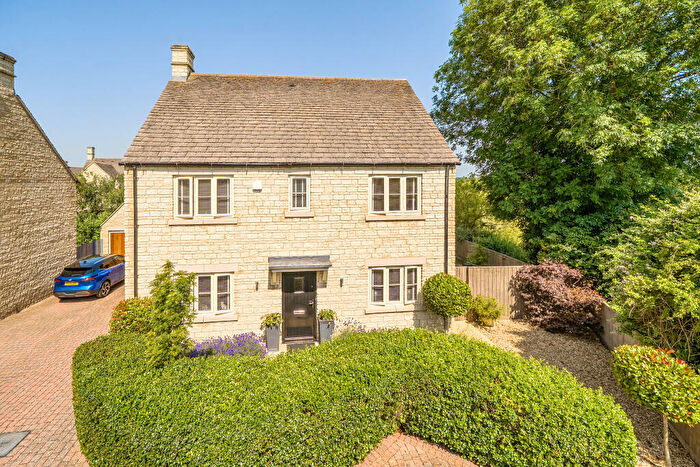4 Bedroom Detached House For Sale In Stephens Close, Downington, Lechlade, GL7
