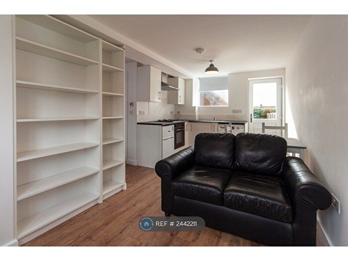 Studio To Rent In Lowedges Drive, Sheffield, S8