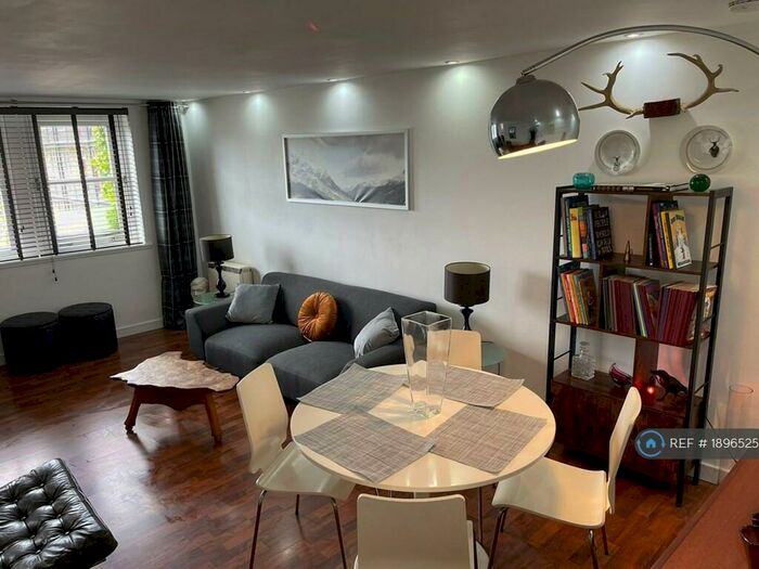 2 Bedroom Flat To Rent In Castle Wynd South, Edinburgh, EH1