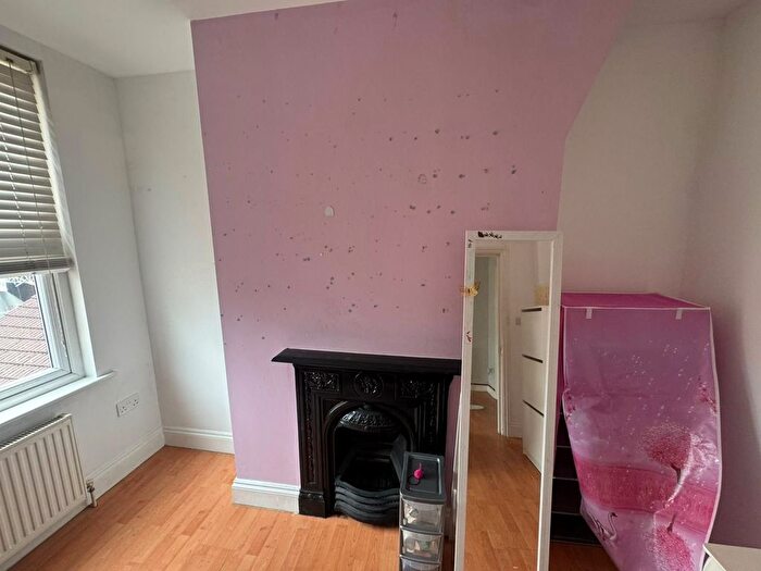4 Bedroom Terraced House To Rent In Alexandra Road, Hounslow, TW3