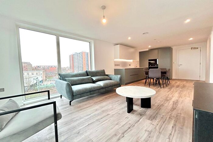 2 Bedroom Apartment To Rent In Block A Railings Middlewood Locks, M5