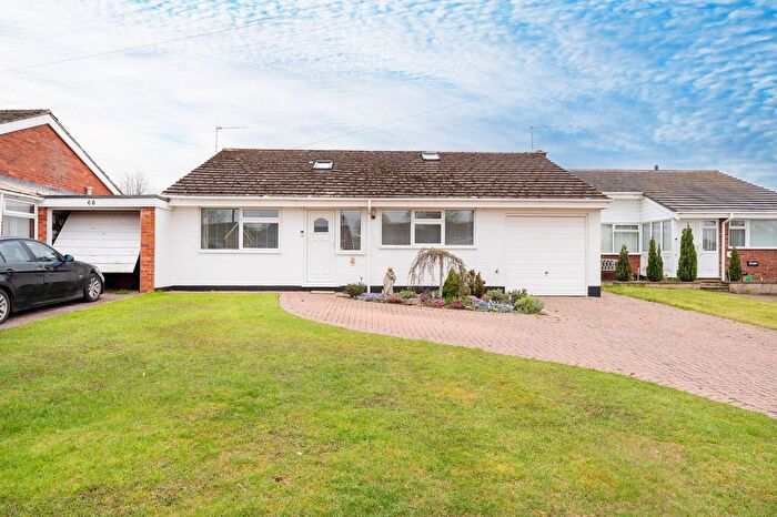 3 Bedroom Bungalow For Sale In Waveney Drive, Hoveton, NR12