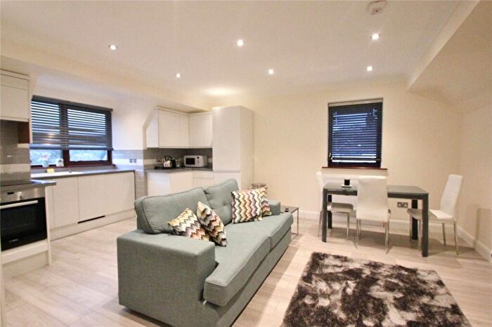 2 Bedroom Apartment To Rent In Orchard Lodge, Woodside Grove, London, N12