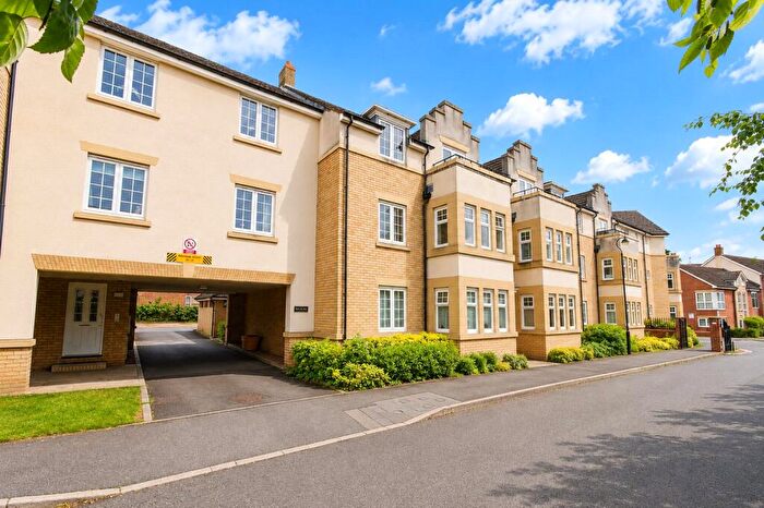 2 Bedroom Apartment For Sale In The Hawthorns, Flitwick, Bedfordshire, MK45