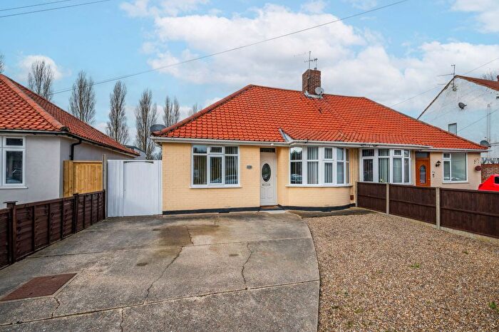 2 Bedroom Semi Detached Bungalow For Sale In Carlton Road, Lowestoft, NR33
