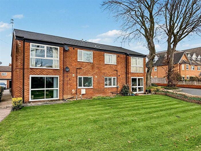2 Bedroom Flat For Sale In Wellington Road, Timperley, Altrincham, WA15