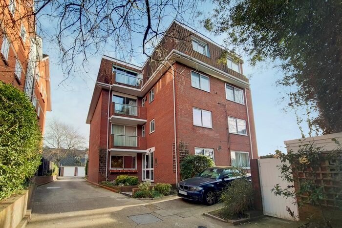 1 Bedroom Flat To Rent In Princess Court, The Downs, London, SW20