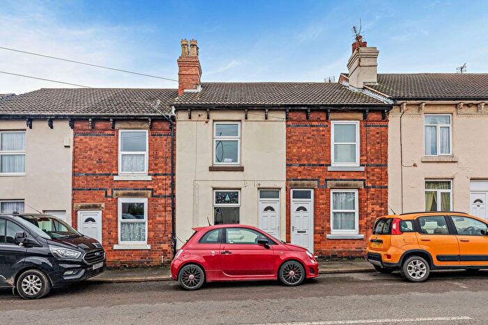 2 Bedroom Terraced House For Sale In Chesterfield Road, Shuttlewood, Chesterfield, S44