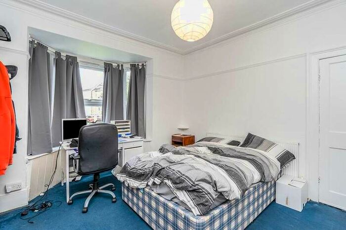 5 Bedroom Semi-Detached House To Rent In Church Lane, Southampton, SO17