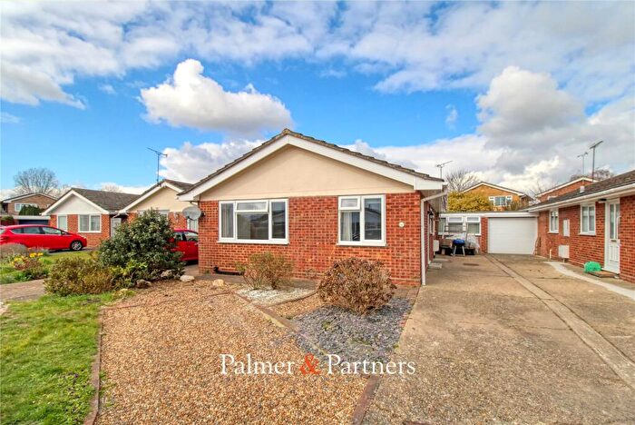 2 Bedroom Bungalow For Sale In Poplar Grove, Burnham-on-Crouch, Essex, CM0