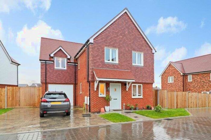 4 Bedroom Detached House To Rent In Willow Drive Littlebourne CT3