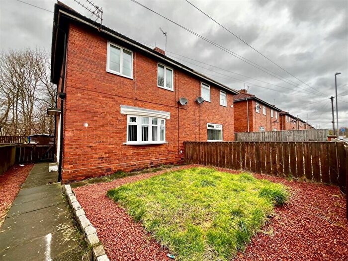 3 Bedroom Semi-Detached House To Rent In Rose Street, Teams, Gateshead, NE8