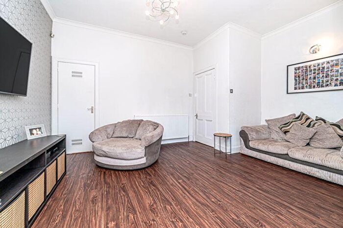 1 Bedroom Flat For Sale In Harcourt Road, Kirkcaldy, KY2