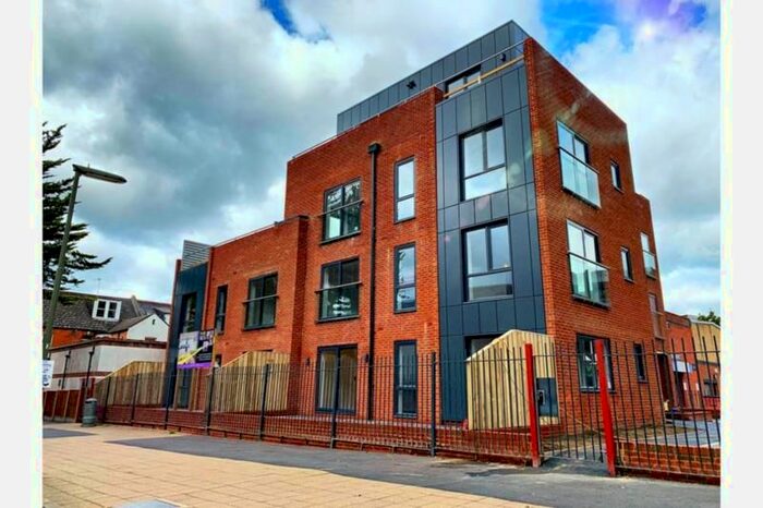 2 Bedroom Flat To Rent In Knoll Road, Camberley GU15