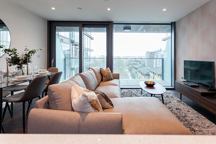 2 Bedroom Apartment To Rent In Lavender Place, Royal Mint Gardens, E1