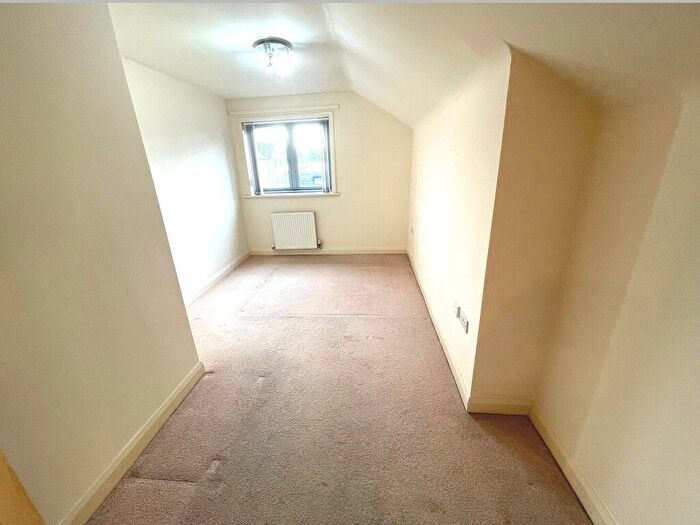 2 Bedroom Flat To Rent In Highland Court, Scotland Road, Basford, Nottingham, NG5