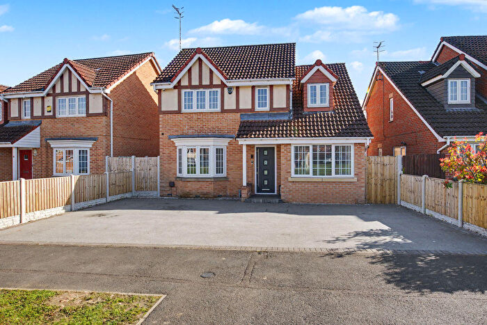 4 Bedroom Detached House For Sale In Trevorrow Crescent, Chesterfield, S40