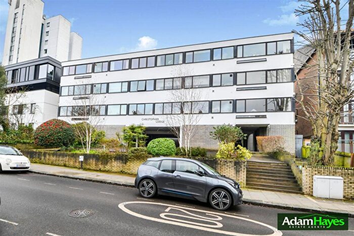 2 Bedroom Apartment For Sale In Avenue Road, Highgate, N6