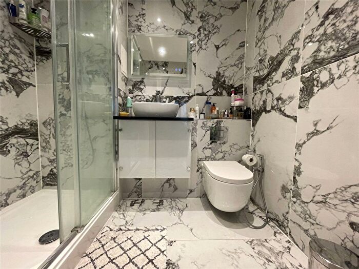 3 Bedroom Flat To Rent In Pyrene House, Clayponds Lane, Brentford, Greater London, TW8