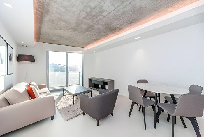 1 Bedroom Flat For Sale In Tidal Basin Road, London, E16