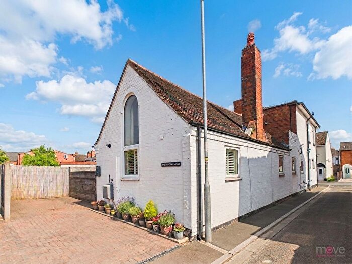 2 Bedroom Semi-Detached Bungalow For Sale In White Ladies Walk, Worcester, WR1