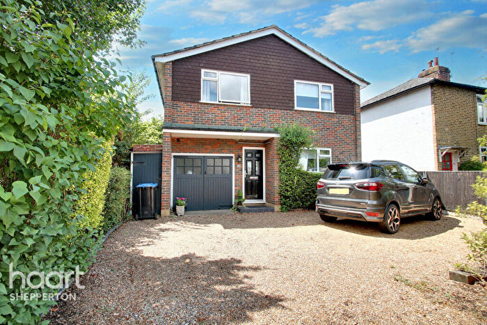 3 Bedroom Detached House For Sale In Bridge Road, Chertsey, KT16