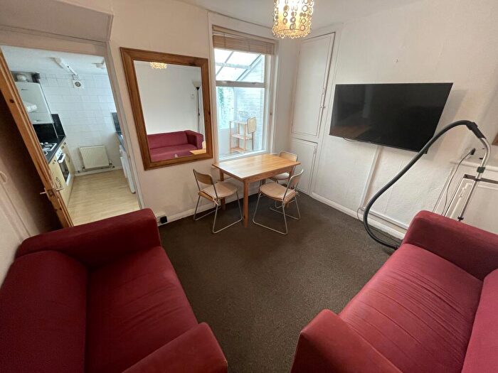 3 Bedroom Terraced House To Rent In Hoopern Street, , Exeter, EX4