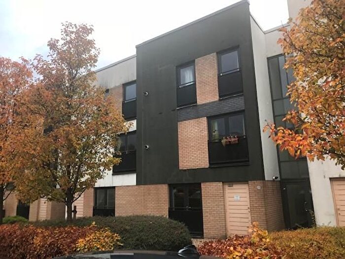 2 Bedroom Flat To Rent In Firpark Close, Glasgow, G31