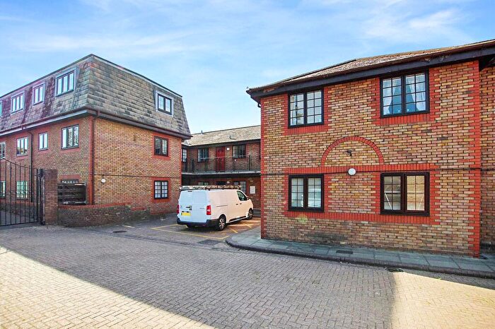 2 Bedroom Flat For Sale In Footscray Road, London, SE9