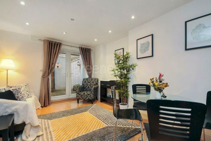 2 Bedroom Flat To Rent In Englands Lane London, NW3