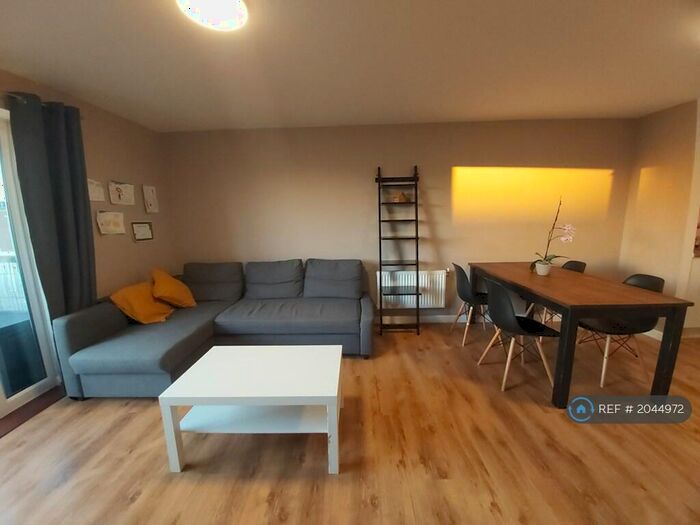 2 Bedroom Flat To Rent In Telford Square, Dartford, DA1