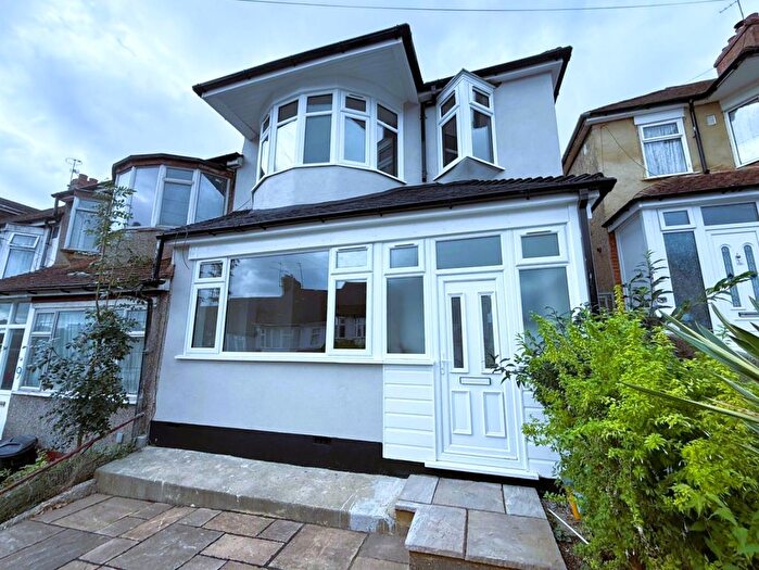 3 Bedroom Semi-Detached House To Rent In Chatham, Kent, ME4