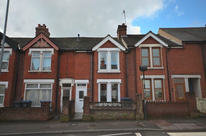 3 Bedroom Terraced House To Rent In Devizes Road, Salisbury, Wiltshire, SP2