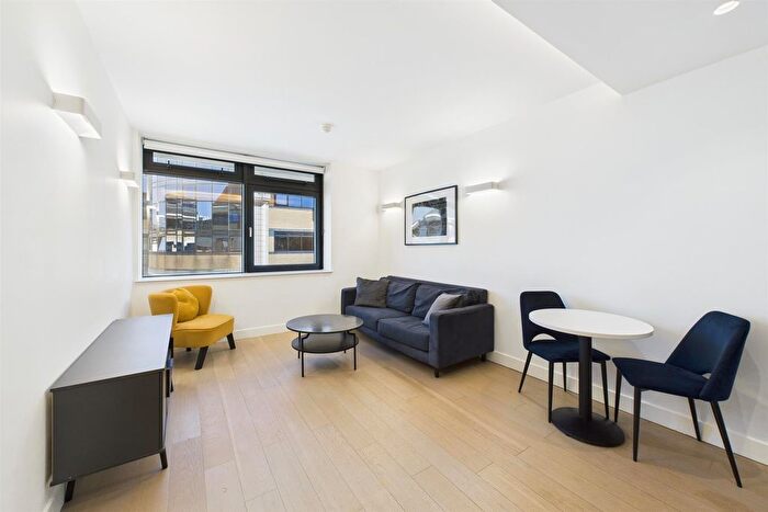 1 Bedroom Flat To Rent In New Horizons, London, TW8