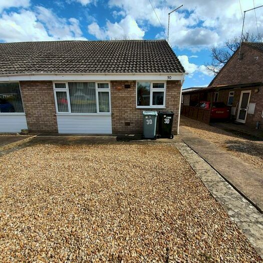 3 Bedroom Bungalow To Rent In Deer Park Road, Langtoft, Peterborough, PE6