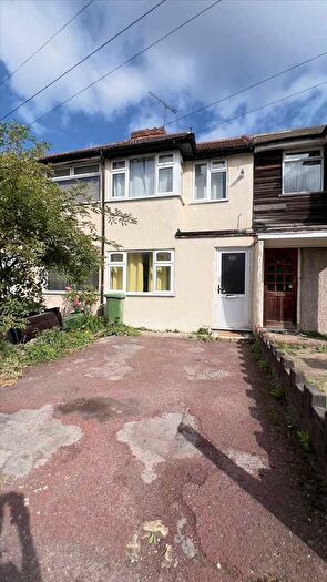 3 Bedroom Terraced House To Rent In Oval Road, Daganham, Dagenham, RM10