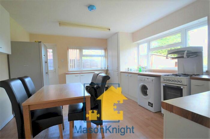 5 Bedroom End Of Terrace House To Rent In Gibbins Road, Selly Oak, Birmingham, B29