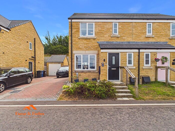 3 Bedroom Semi Detached House For Sale In Tum Hill Close, Colne, BB8