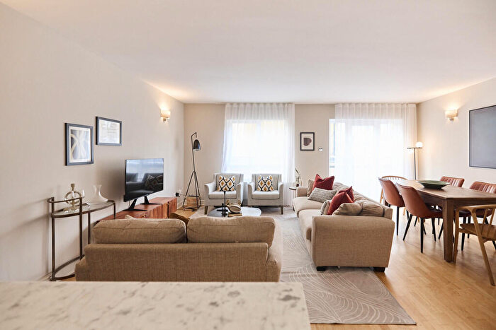 4 Bedroom Town House For Sale In Eddison Court, Sussex Way, N19