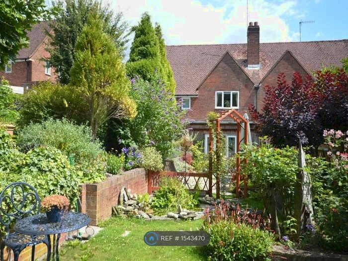 6 Bedroom Semi-Detached House To Rent In Somers Close, Winchester, SO22
