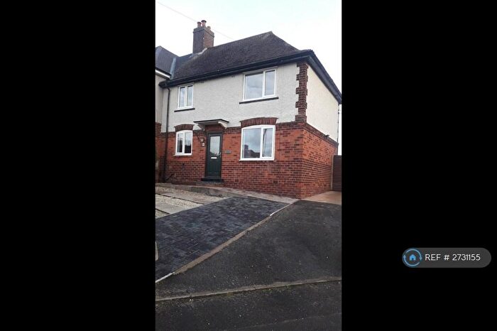 3 Bedroom Semi Detached House To Rent In Tapton View Road, Chesterfield, S41