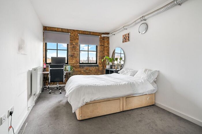 3 Bedroom Flat To Rent In Tyssen Street, London, E8