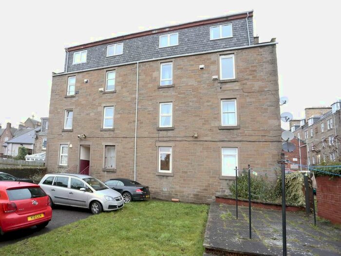 3 Bedroom Flat To Rent In Forebank Road, Dundee, DD1