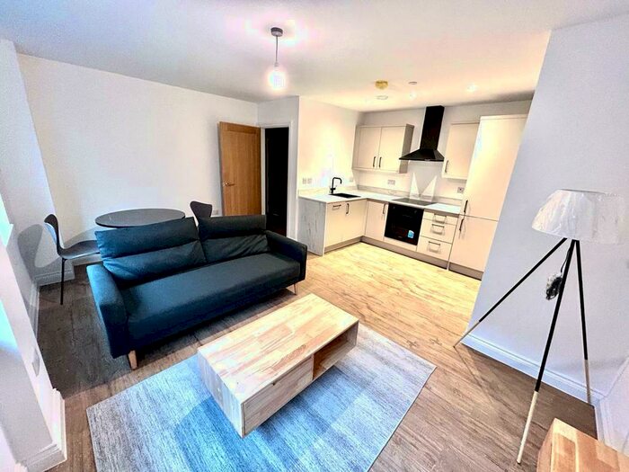 1 Bedroom Flat To Rent In Queen Street, Sheffield, S1