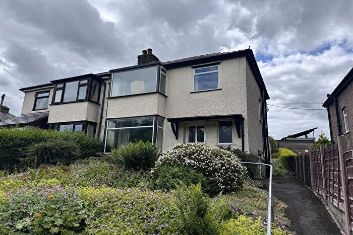 3 Bedroom Semi-Detached House For Sale In Buxton Road, Chapel-En-Le-Frith, High Peak, SK23